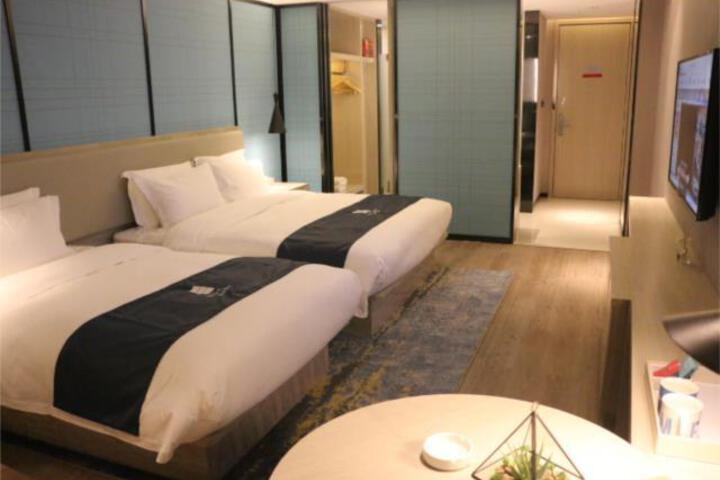 Room 3 of 5