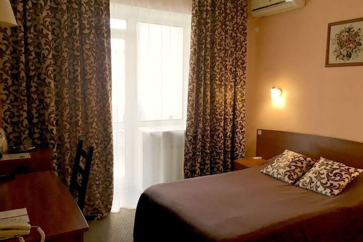 Room 16 of 32