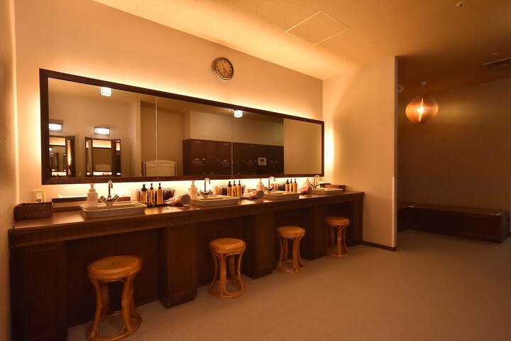 Room 23 of 52