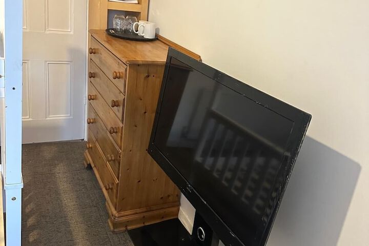 Room 4 of 23