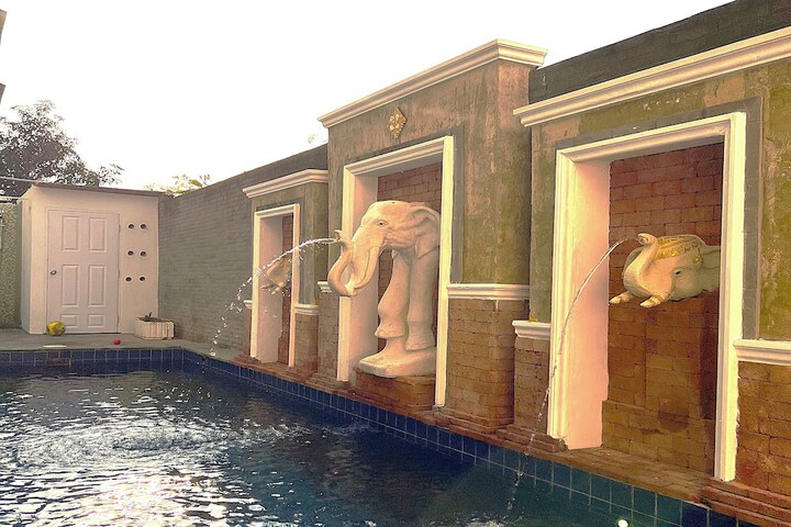 Pool 60 of 74