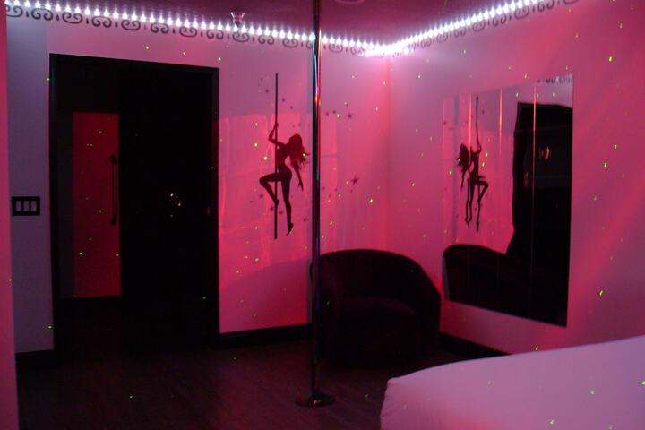 2 Queen Beds (12 of 16)