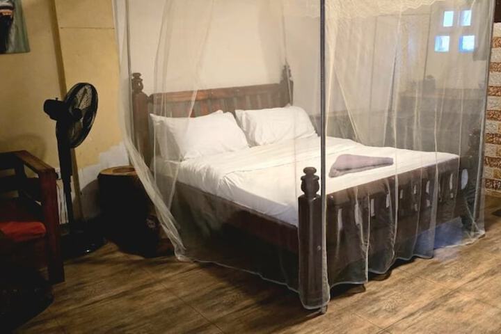 Room 16 of 43