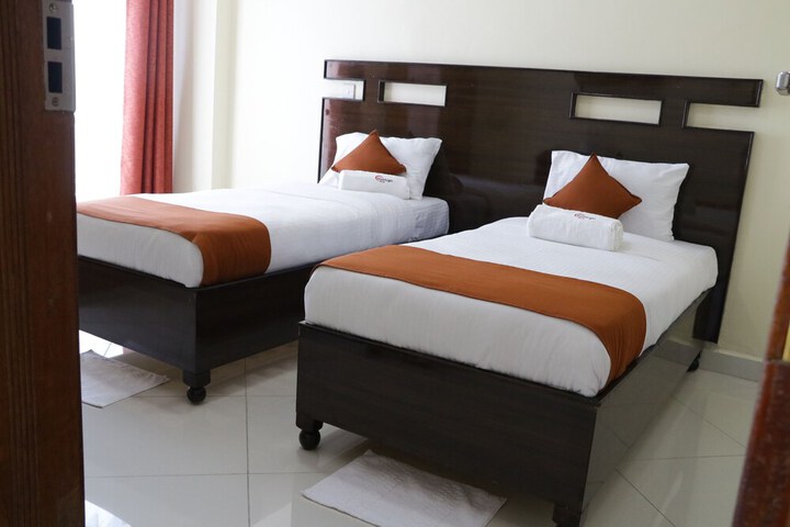 Room 3 of 35