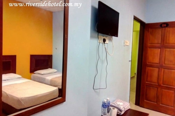 Room 17 of 28