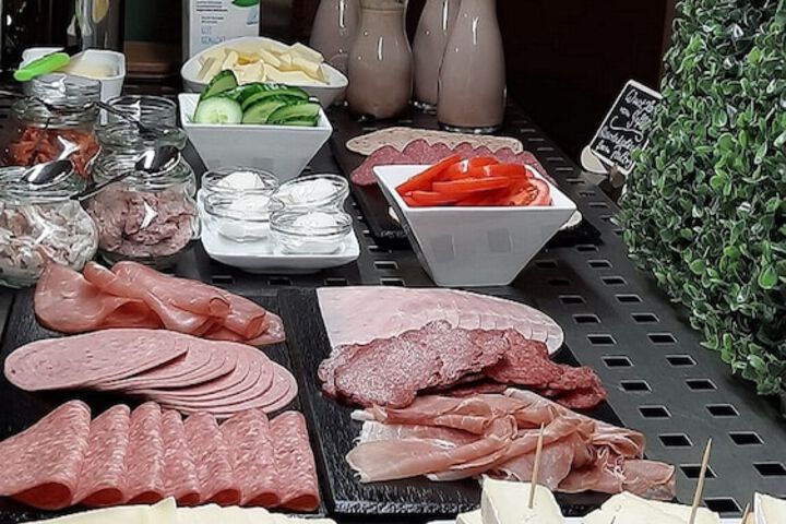 Dining 23 of 29