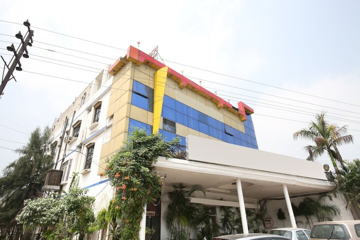 Photo of OYO 17430 Gulshah Hotel