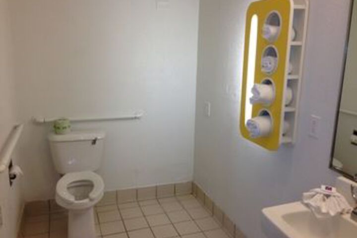 Room 8 of 86