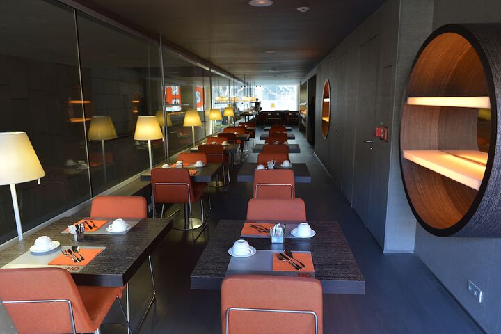 Breakfast/Coffee Service 28 of 39