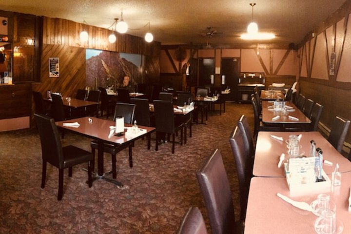 Dining 8 of 13