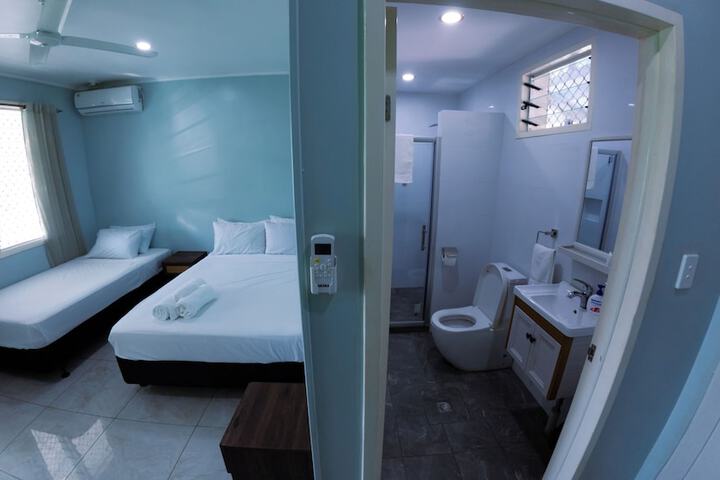 Room 6 of 18