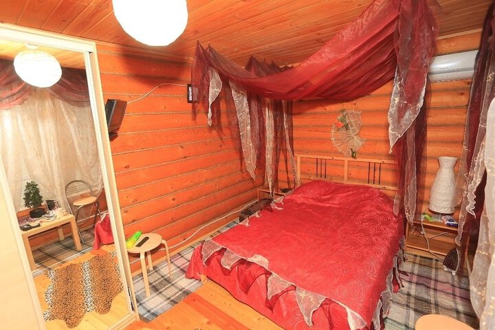 Room 5 of 19