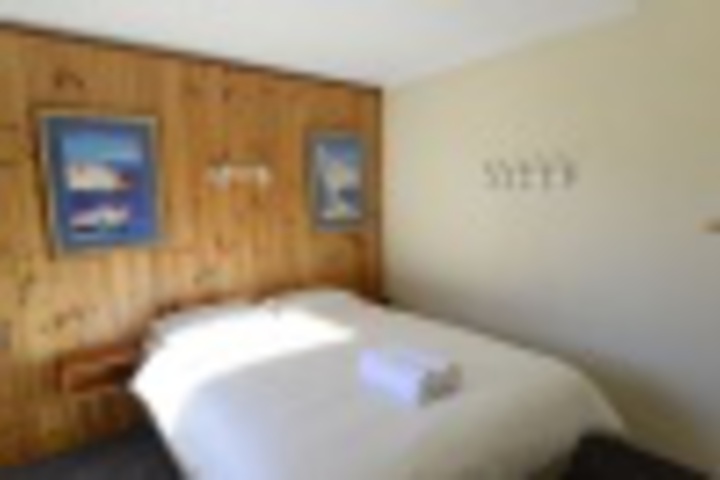 Room 421 of 693
