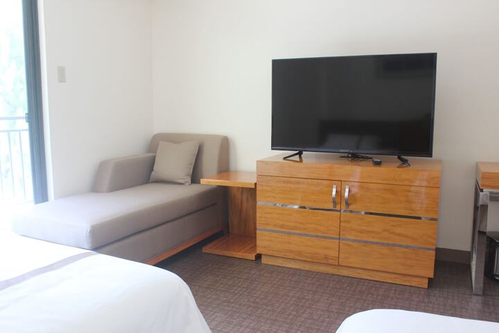Room 12 of 77