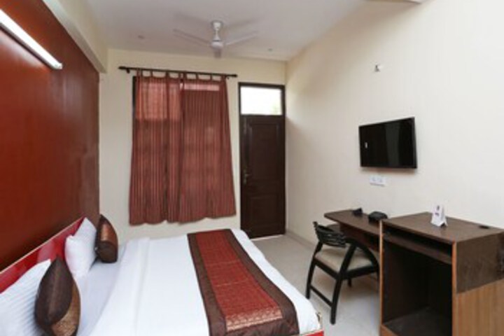 Room 19 of 25