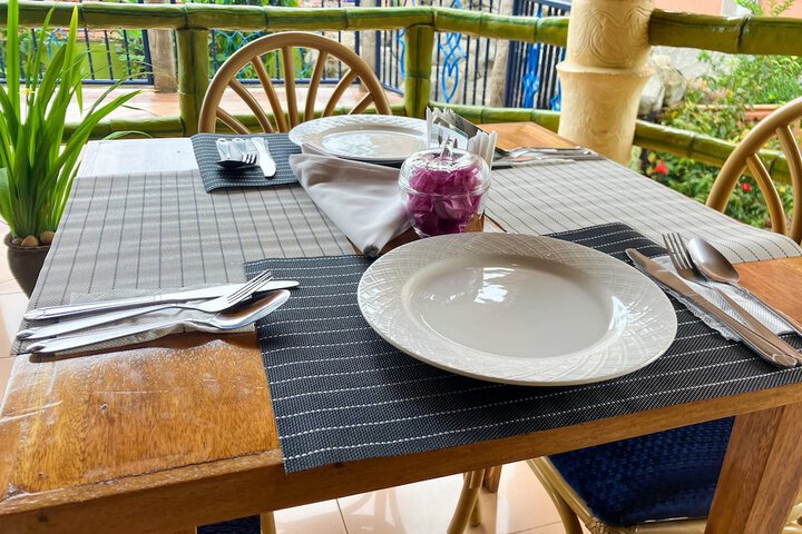 Dining 32 of 37