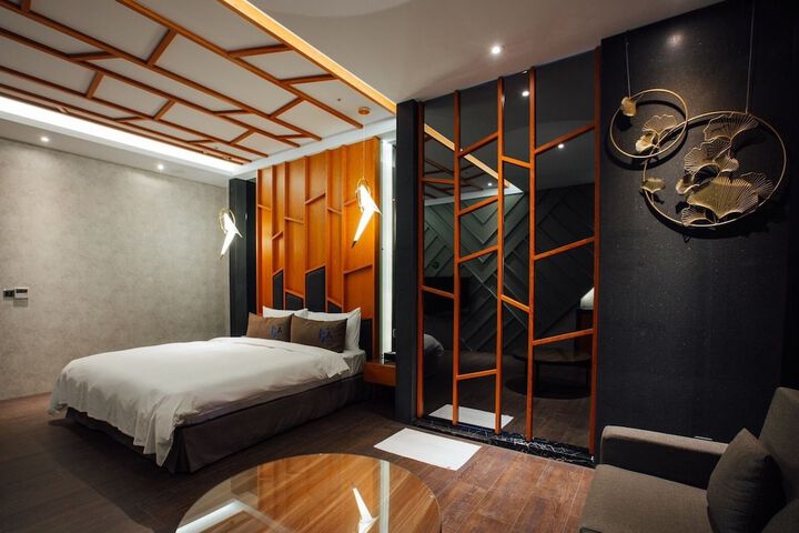 Room 30 of 67