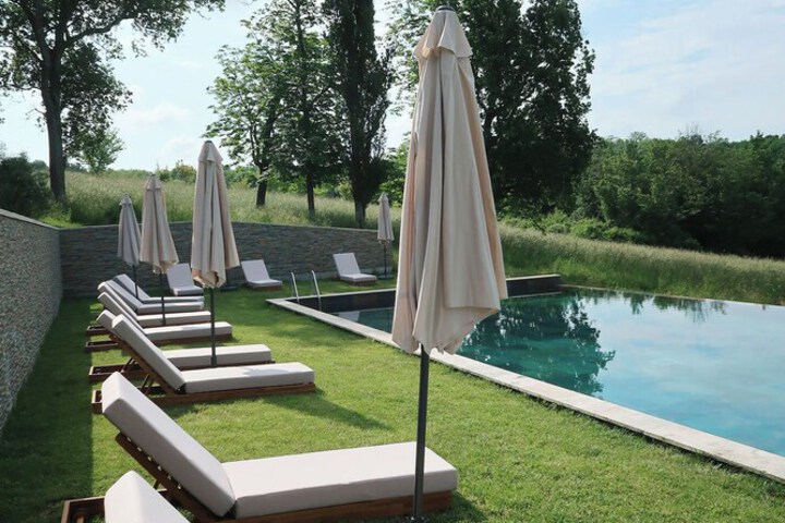 Pool 68 of 78