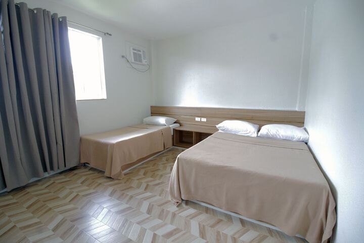 Room 11 of 40