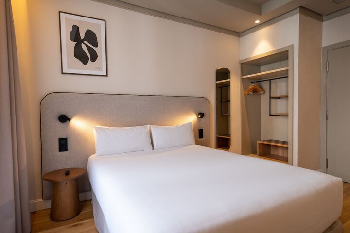 Room 15 of 94