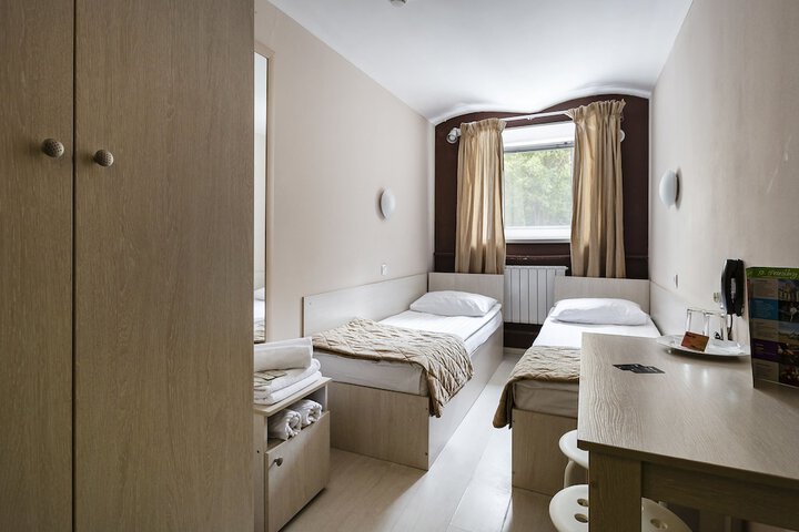 Room 3 of 68
