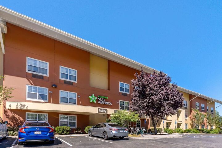 Hotel Entry