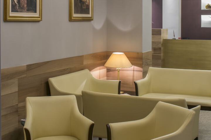 Lounge 40 of 45
