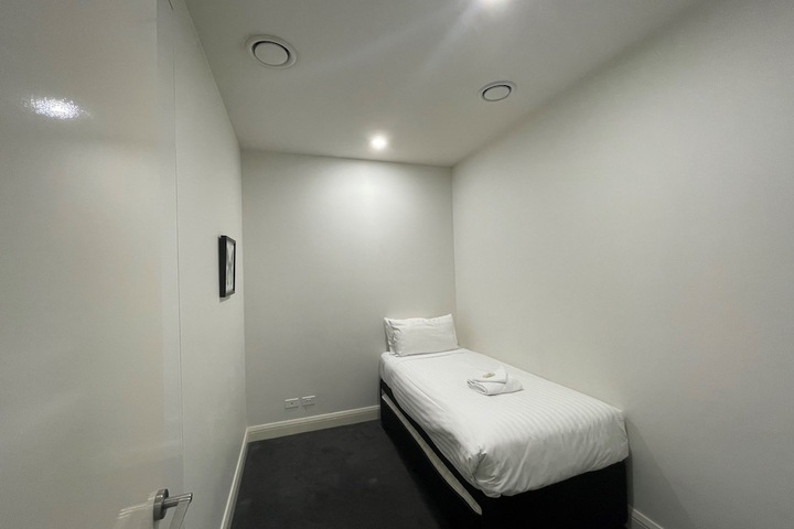 Room 17 of 47