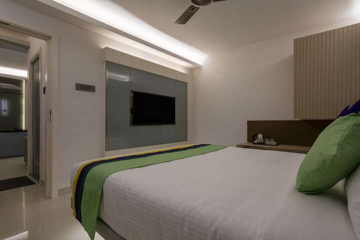 Room 25 of 41