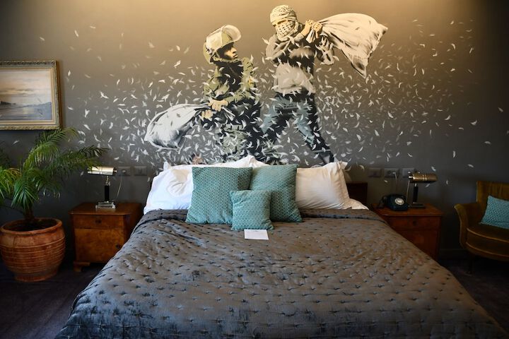 Room 9 of 60
