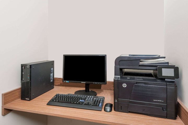 Business Center 28 of 30