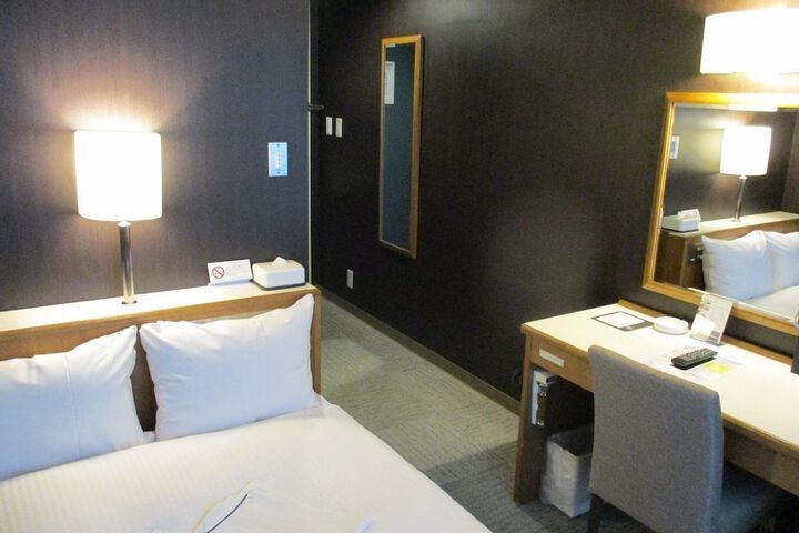 Room 5 of 23