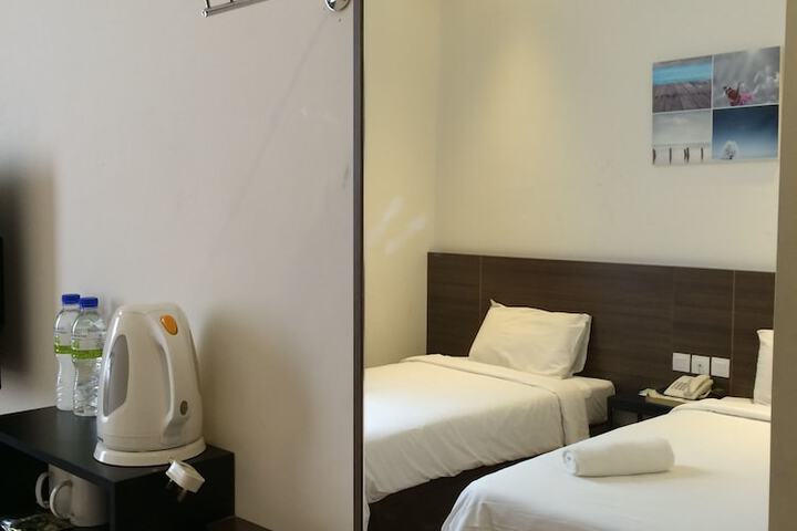 Room 6 of 53