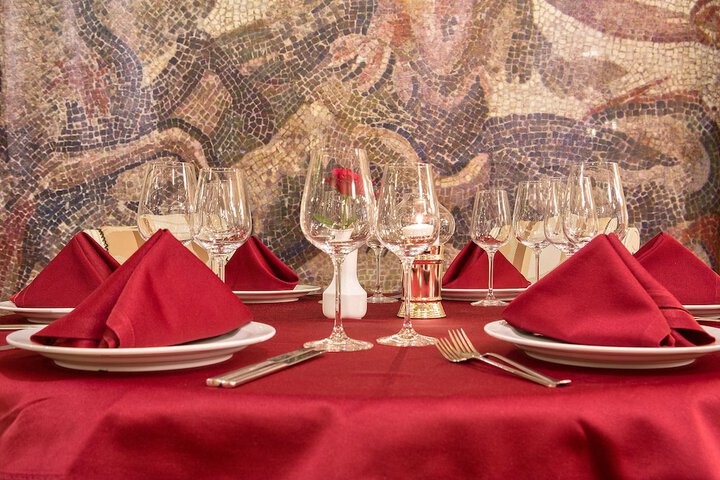 Dining 43 of 55