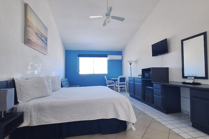 Room 37 of 37