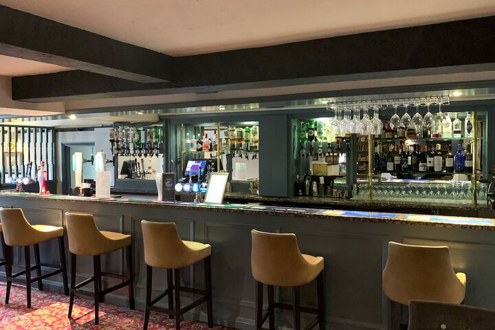Lounge 54 of 75