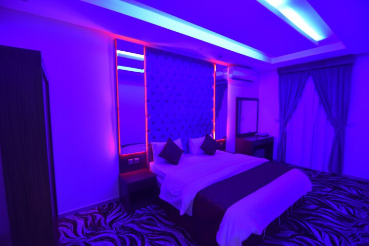 Room 21 of 43