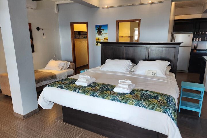 Room 34 of 223