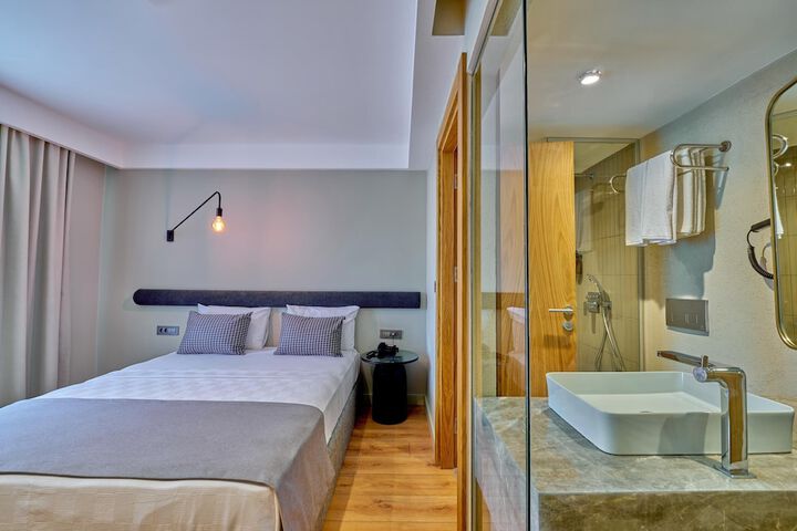 Room 15 of 29