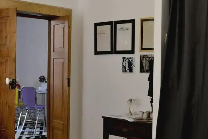 Room 3 of 10