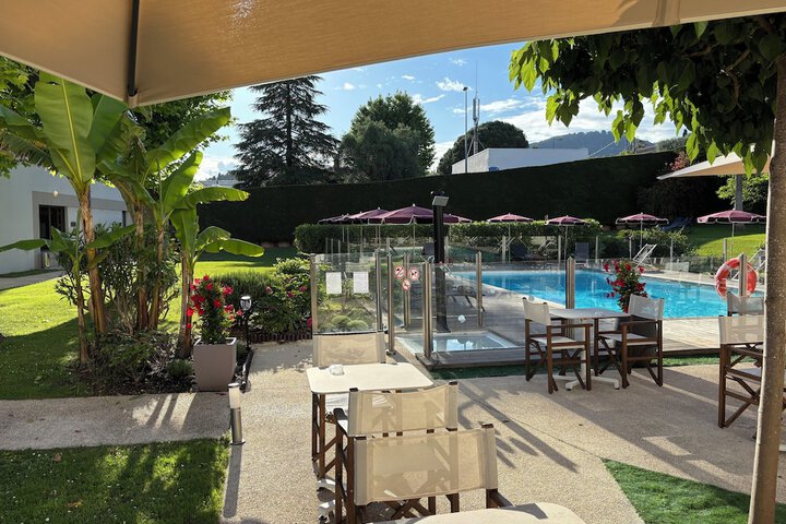 Pools & Facilities
