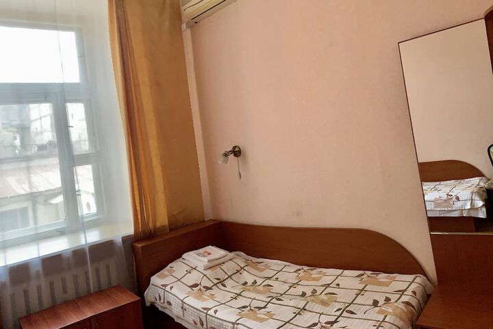 Room 12 of 40