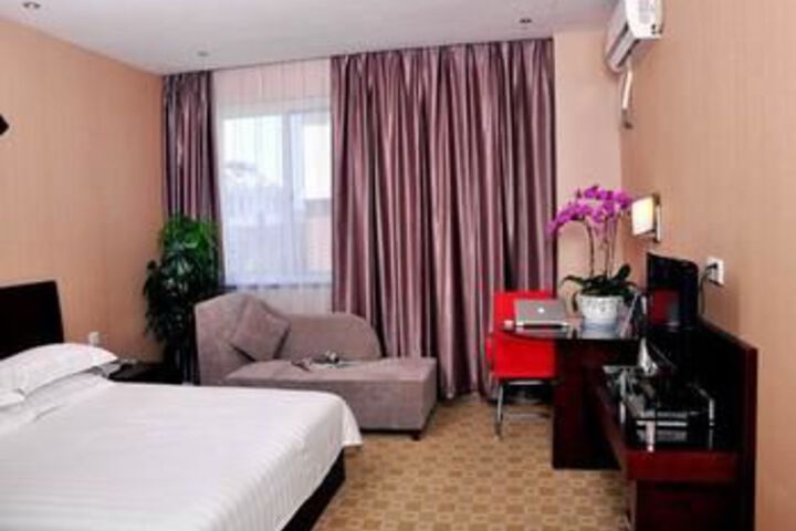 Room 3 of 15