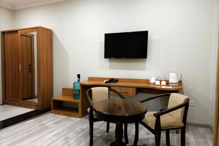 Room 12 of 17