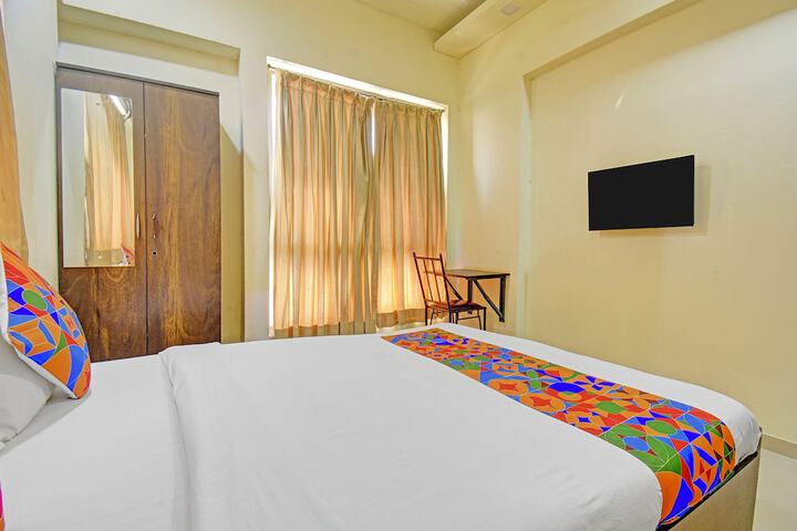 Room 13 of 22