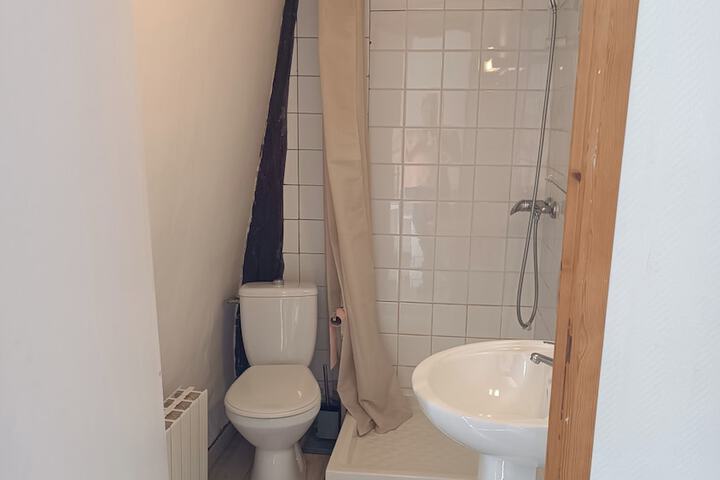 Room 7 of 8