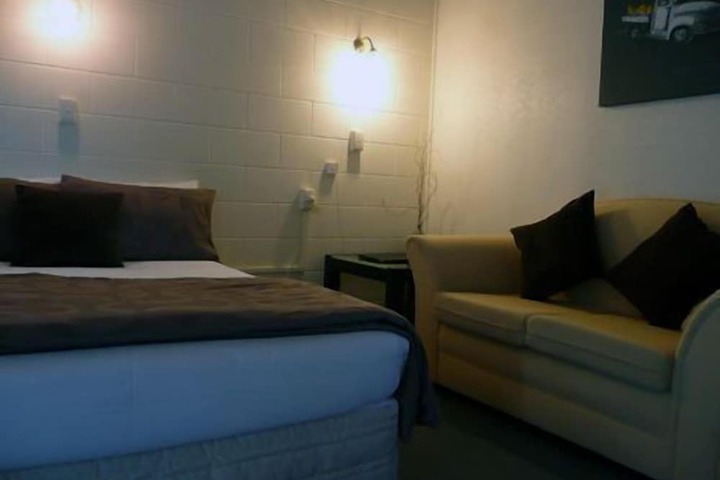 Room 7 of 27