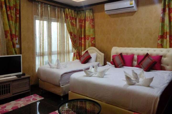 Room 8 of 26