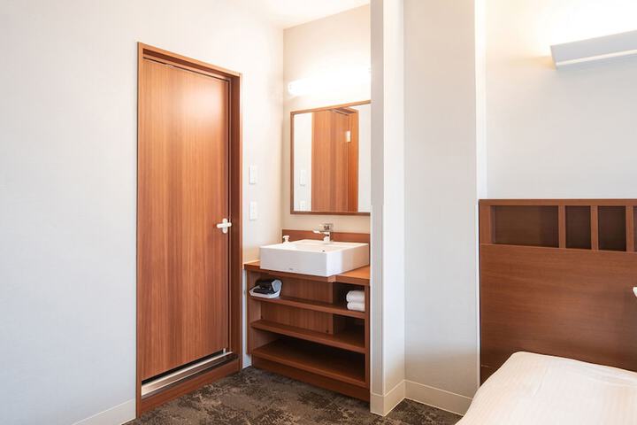 Room 7 of 57