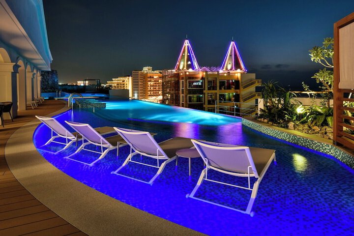 Pool 118 of 203
